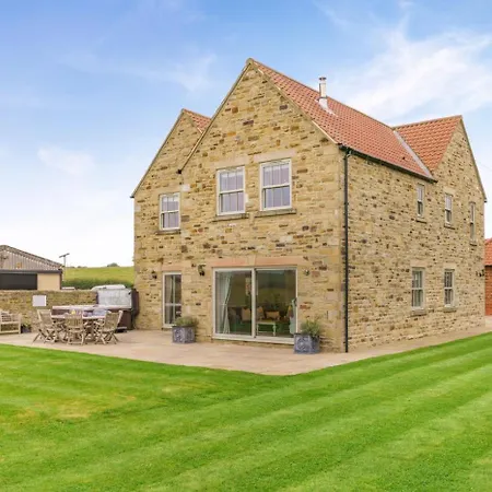 4 Bed In Catterick Oc-y33625 *